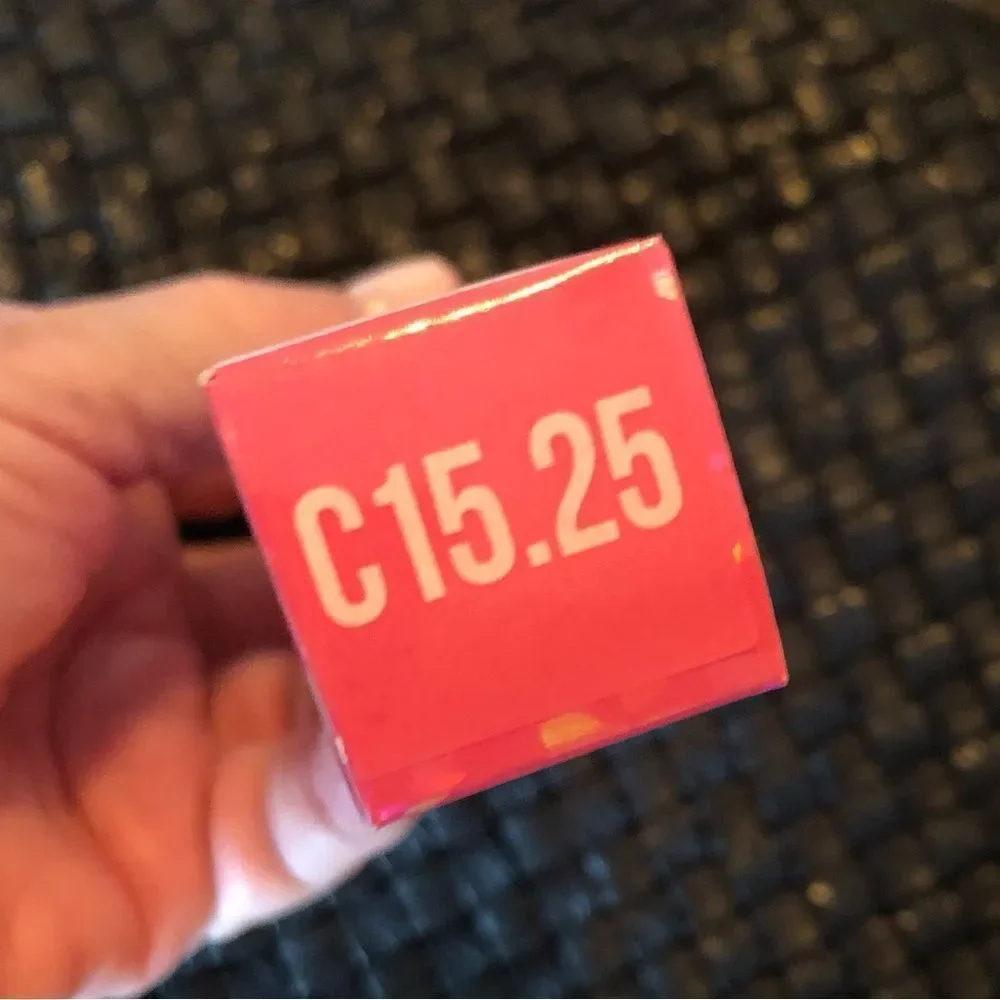 JEFFREE STAR - NWT Magic Star Concealer in C15.25 (Tan/Golden Peach Undertones)